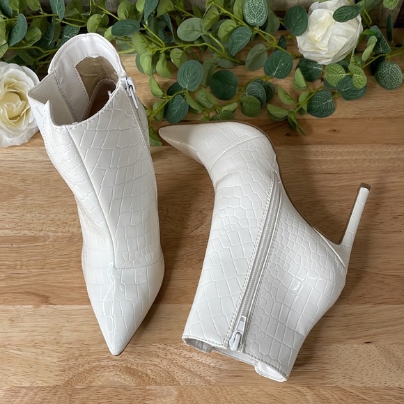 International Concepts Katalina Pointed-Toe Booties 5.5M - Picture 3 of 6